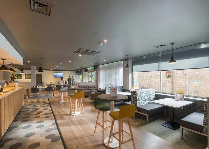 Top Hotels Near Charming Highworth, United Kingdom