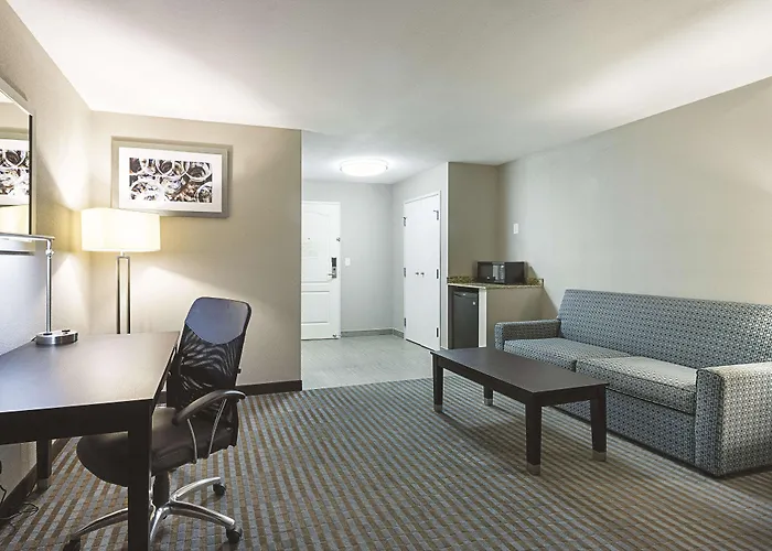 Top Glendive MT Hotels for Your Perfect Stay