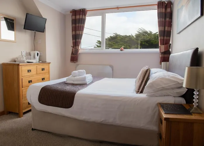 Hotels near Lusty Glaze Beach Newquay: Your Perfect Accommodation in Cornwall