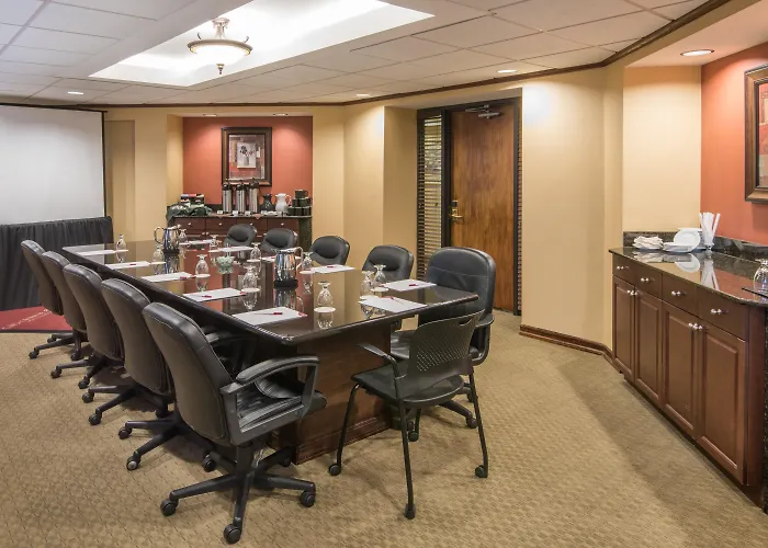 Top-Rated Hotels in Edison, NJ