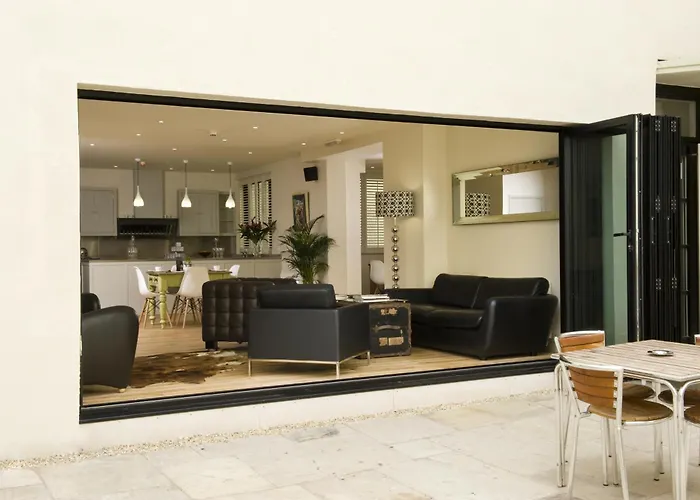 Top Hotels in Southmead Bristol