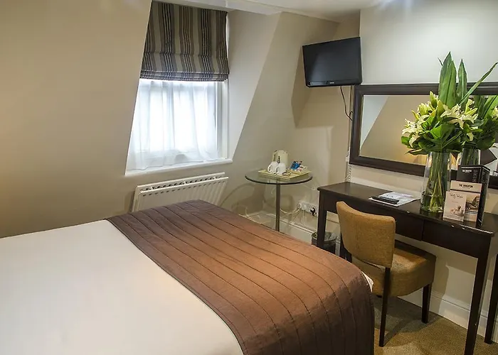 Discover Hotels in Brighton with Swimming Pool for an Enjoyable Stay