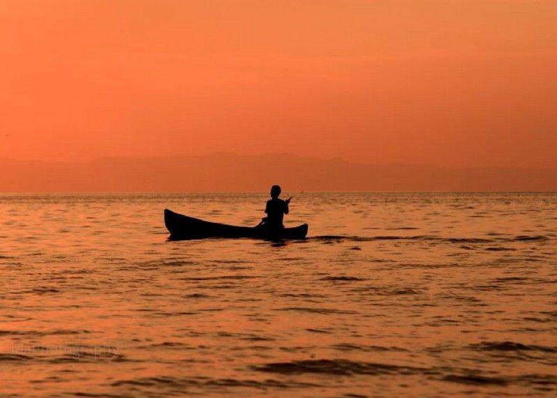 In canoa sul Lago Malawi. ©Lloyd Archer/Lonely Planet