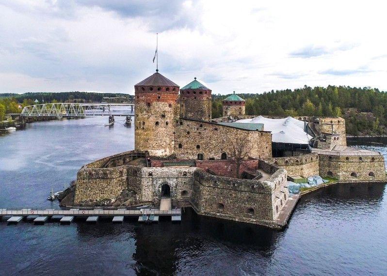 Il castello medievale di Olavinlinna, a Savonlinna, Finlandia.
©DPRM/Shutterstock